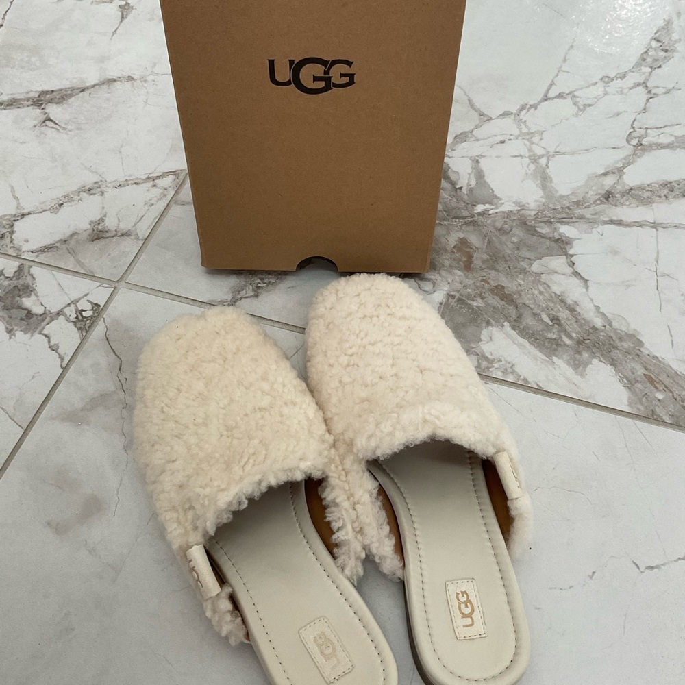UGG - Picture 6 of 7